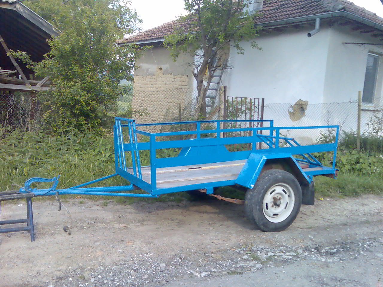Продавам Колесар